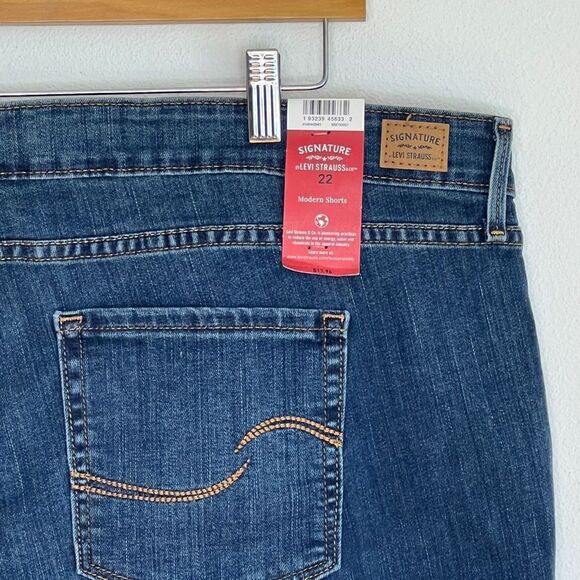 Levi’s Signature Modern Shorts Medium Wash Denim - 22 - New - Picture 5 of 11